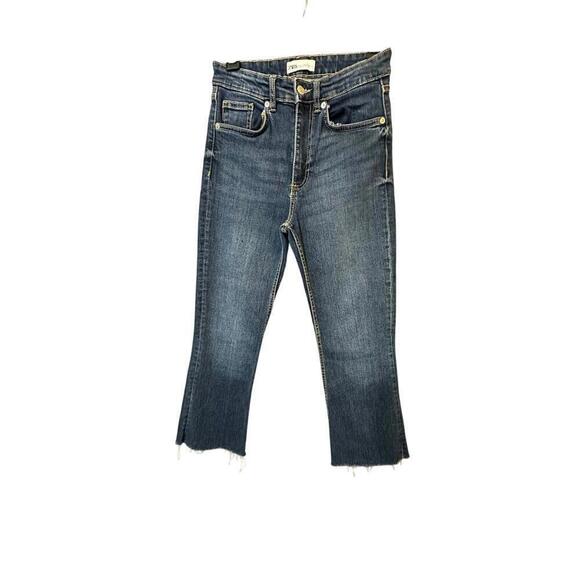 Zara Straight Leg High Rise Jeans Size 6 Denim Frayed Hem Casual Streetwear - Picture 1 of 4
